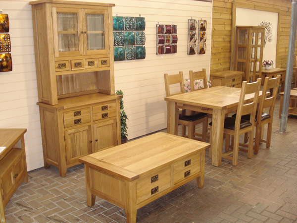 A Glimpse of Furniture Made up of Oak Wood